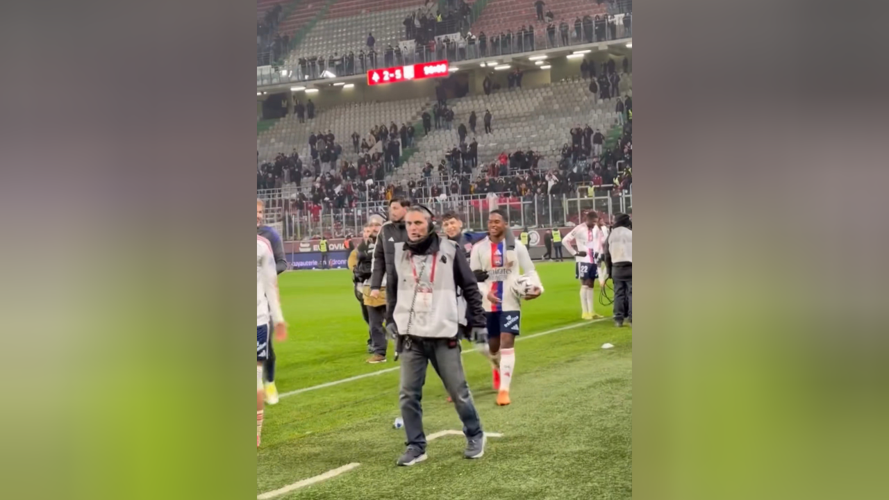 爱游戏中国-包含赛前法甲焦点战；里昂刷新队史纪录；气氛紧张；团队化学反应显著的词条